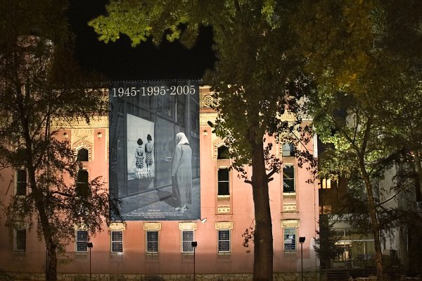 Instalacija “1945-1995-2005″ – Sarajevo, jevrejska sinagoga